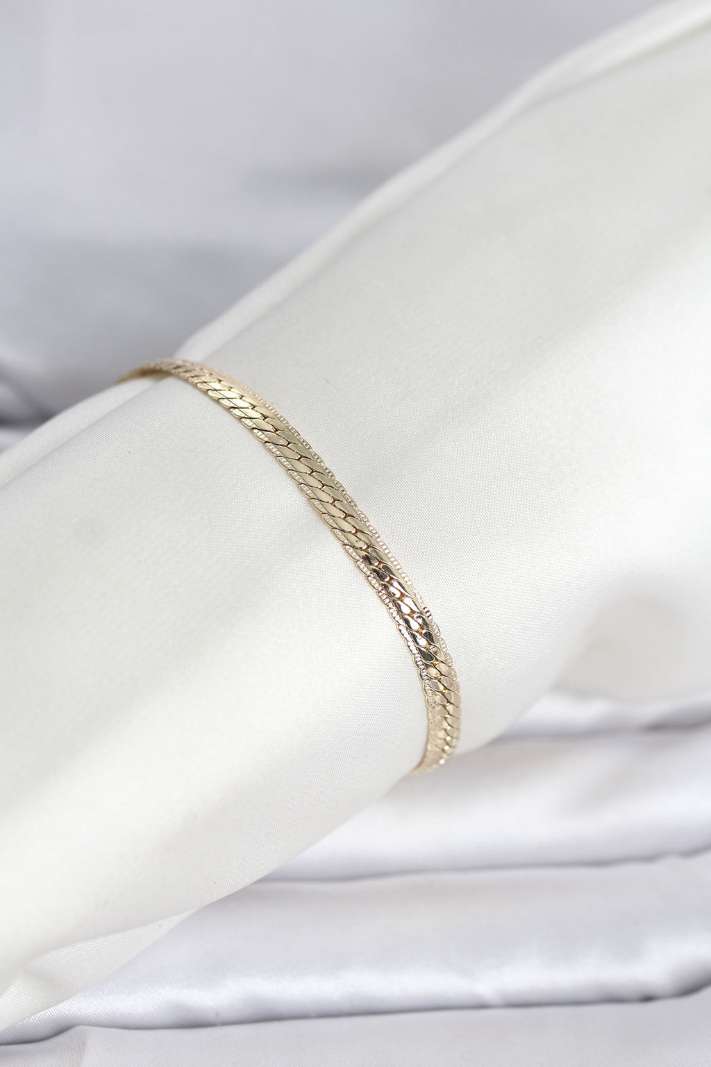 14K Gold Renk Lazerli Yassı Zincir Model Kadın Bileklik